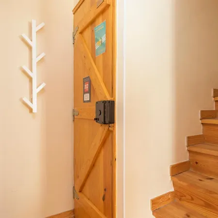 Apartment Budget 1 Bed Down Town *