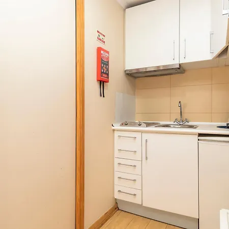 Budget 1 Bed Down Town *