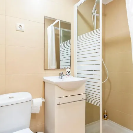 Budget 1 Bed Down Town *
