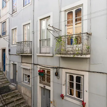 Budget 1 Bed Down Town *